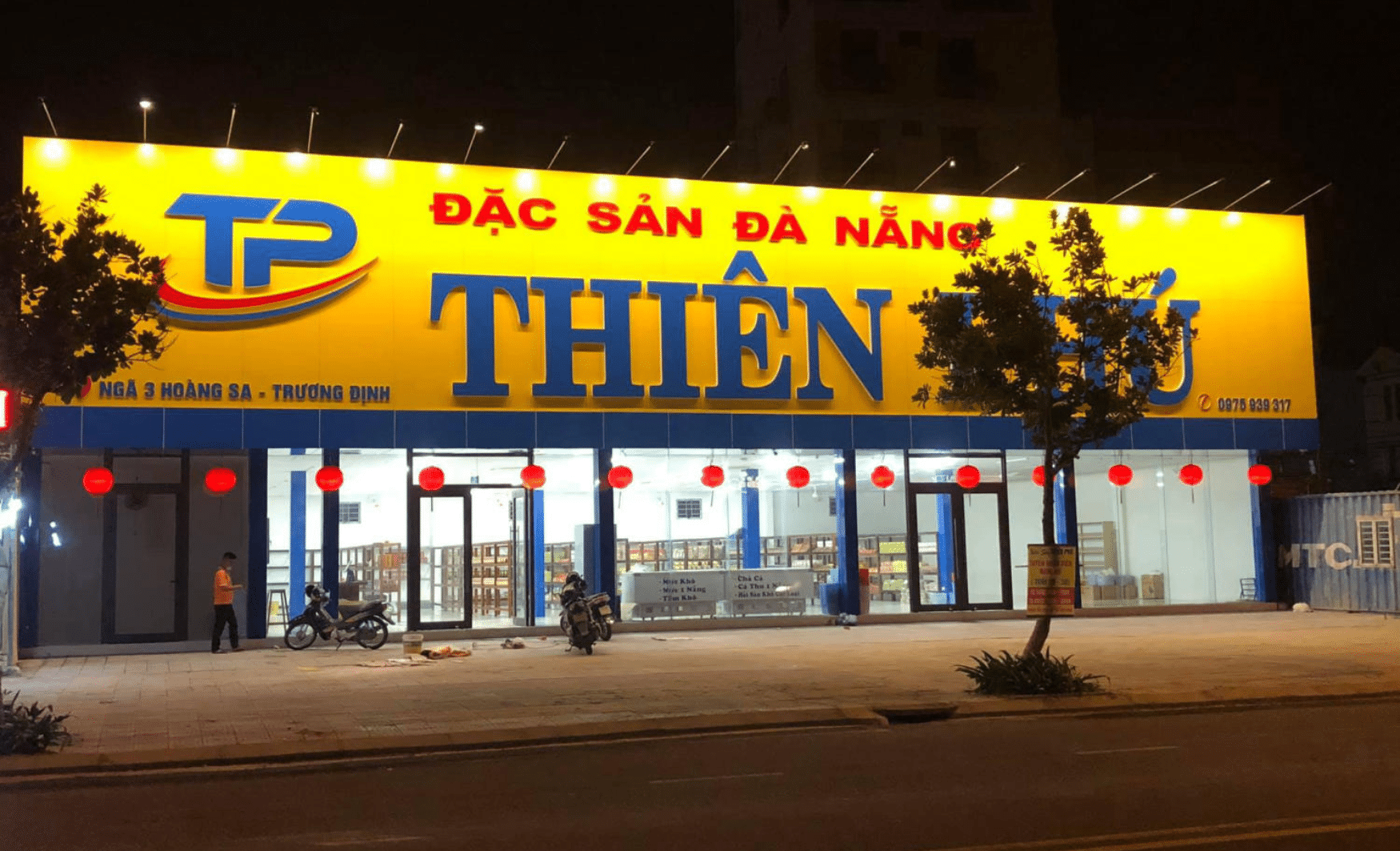 cửa hàng đặc sản làm quà tại đà nẵng